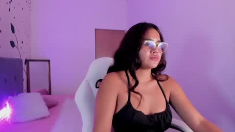 bella_jadee online show from 04-14-26, 03:34