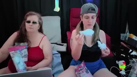 Bella James online show from 10-14-25, 04:08