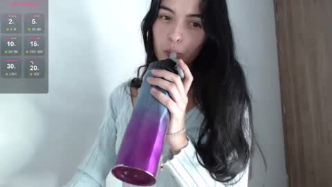 Snapshot of bella_musee chatting on 12-20-24, 03:47 online show from 12-20-24, 03:47