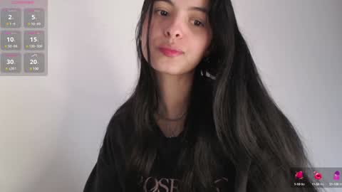 Snapshot of bella_musee chatting on 01-24-25, 03:13 online show from 01-24-25, 03:13