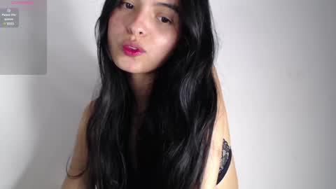 Snapshot of bella_musee chatting on 01-30-25, 02:27 online show from 01-30-25, 02:27