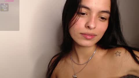 Snapshot of bella_musee chatting on 02-03-25, 02:36 online show from 02-03-25, 02:36
