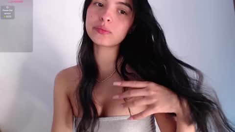 Snapshot of bella_musee chatting on 02-21-25, 03:10 online show from 02-21-25, 03:10