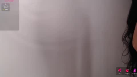 Snapshot of bella_musee chatting on 02-22-25, 02:28 online show from 02-22-25, 02:28