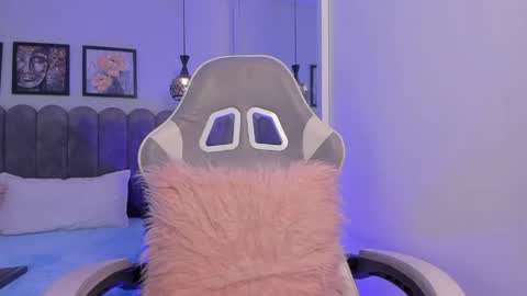 bella_peach_ online show from 04-30-26, 03:13