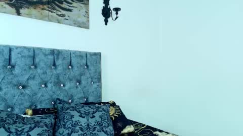 Snapshot of bella_poisonous chatting on 11-11-25, 01:05 Bella online show from 11-11-25, 01:05