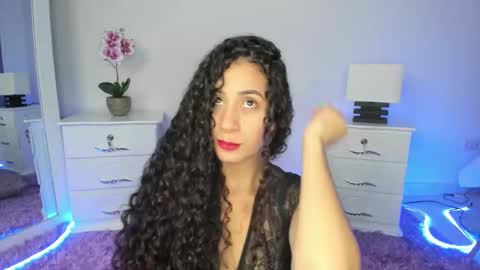 Bella Ponce  online show from 01-23-25, 02:12