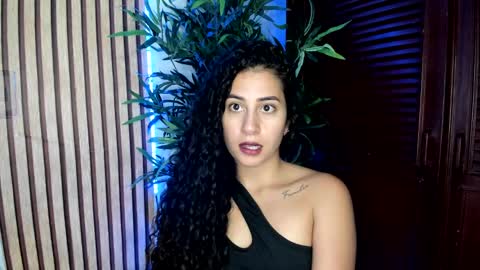 Bella Ponce  online show from 09-23-25, 03:15