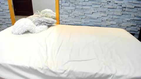 Snapshot of bella_posh chatting on 02-25-25, 10:15 bella_posh online show from 02-25-25, 10:15