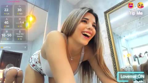 Snapshot of bella_posh chatting on 10-15-25, 06:46 bella_posh online show from 10-15-25, 06:46