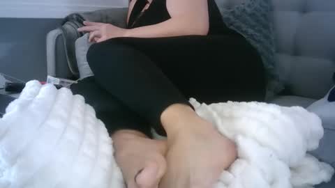 Snapshot of bella_sexy_feet chatting on 01-15-25, 03:07 bella_sexy_feet online show from 01-15-25, 03:07