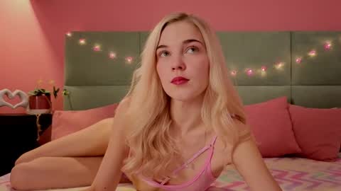 Bella NEW ROOM online show from 05-02-26, 01:21