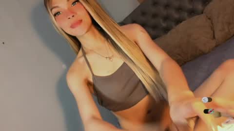 Bella online show from 06-26-26, 10:36