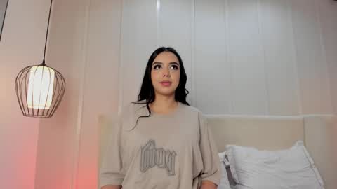  B E L L A   online show from 12-19-25, 08:05