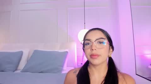  B E L L A   online show from 03-02-26, 08:37