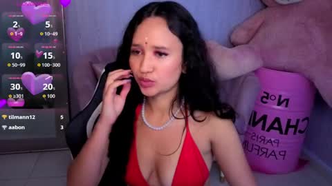 Snapshot of bella_vibes_s chatting on 04-29-26, 05:30 Bella online show from 04-29-26, 05:30