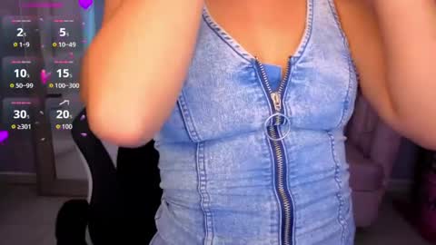 Snapshot of bella_vibes_s chatting on 05-11-26, 02:45 Bella online show from 05-11-26, 02:45