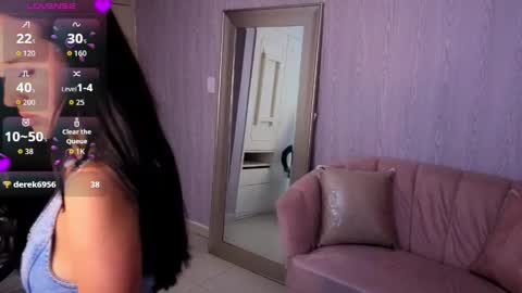 Snapshot of bella_vibes_s chatting on 05-11-26, 04:04 Bella online show from 05-11-26, 04:04
