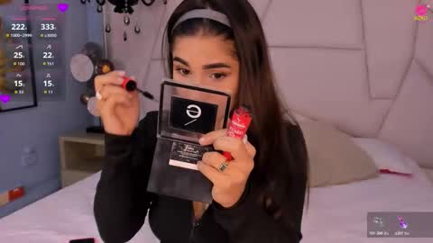 Snapshot of bellaa_becca chatting on 11-21-25, 07:01 Bella Becca online show from 11-21-25, 07:01