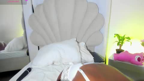 Bella Dajud online show from 03-24-26, 11:54