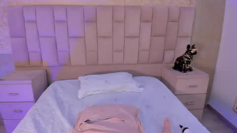 Snapshot of bellaastorm chatting on 02-13-25, 04:17 bellaastorm online show from 02-13-25, 04:17