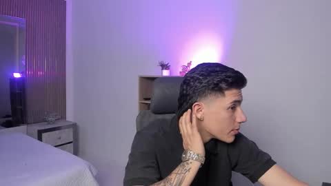 Snapshot of bellaastorm chatting on 09-23-25, 12:41 bellaastorm online show from 09-23-25, 12:41