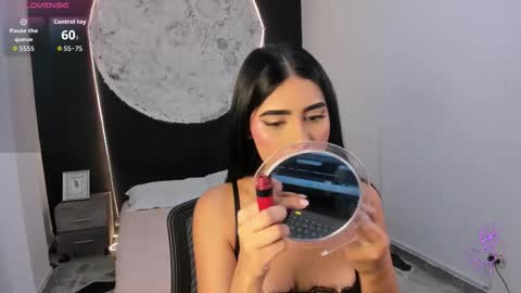 Snapshot of bellaastorm chatting on 10-16-25, 07:59 bellaastorm online show from 10-16-25, 07:59