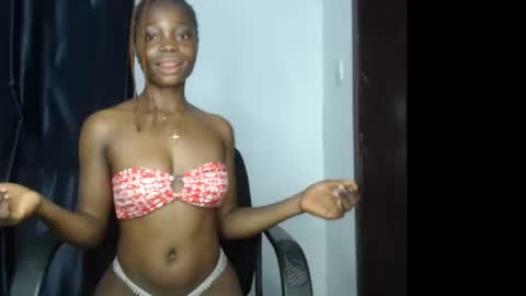 Snapshot of bellababy6 chatting on 09-26-25, 05:28 bella online show from 09-26-25, 05:28