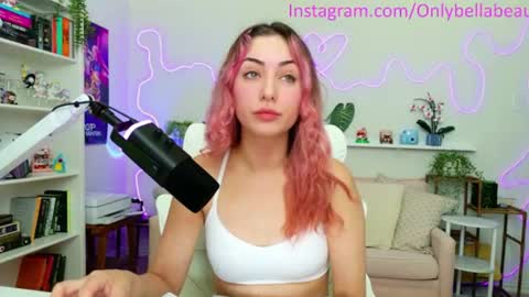 Snapshot of bellabeauu chatting on 06-23-26, 05:33 bella beau online show from 06-23-26, 05:33
