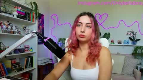 Snapshot of bellabeauu chatting on 07-01-26, 06:18 bella beau online show from 07-01-26, 06:18