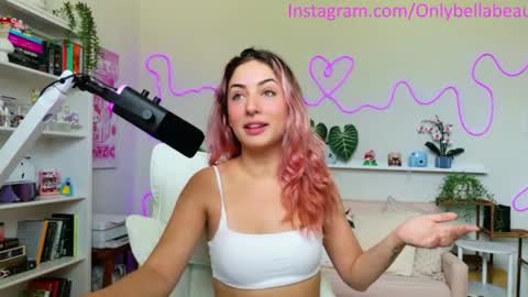 Snapshot of bellabeauu chatting on 07-07-26, 08:46 bella beau online show from 07-07-26, 08:46