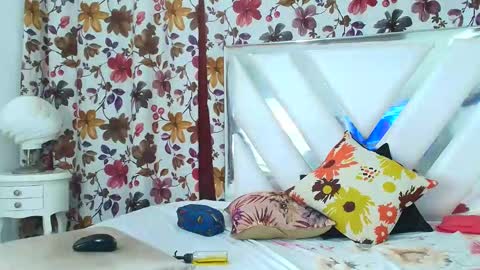 Snapshot of bellabelluci chatting on 11-29-25, 09:07 BELLA online show from 11-29-25, 09:07