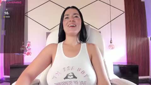 Snapshot of bellaclaiir chatting on 07-13-26, 02:53 Bella Clair online show from 07-13-26, 02:53