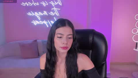 Snapshot of bellaconnor_ chatting on 06-18-26, 05:19 Bella online show from 06-18-26, 05:19