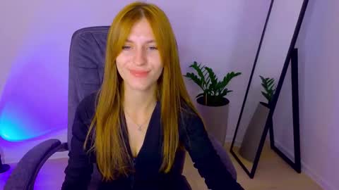 Snapshot of bellafoxi chatting on 09-26-25, 12:09 BellaFoxi online show from 09-26-25, 12:09