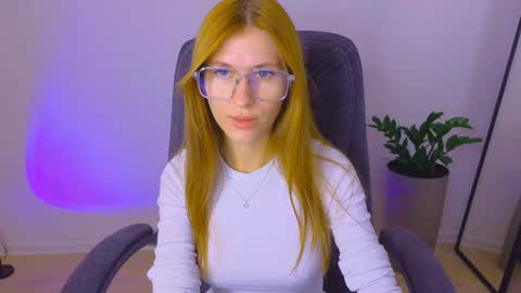 Snapshot of bellafoxi chatting on 09-28-25, 11:26 BellaFoxi online show from 09-28-25, 11:26