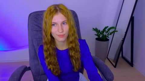 Snapshot of bellafoxi chatting on 10-06-25, 10:56 BellaFoxi online show from 10-06-25, 10:56