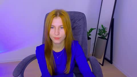 Snapshot of bellafoxi chatting on 10-09-25, 10:46 BellaFoxi online show from 10-09-25, 10:46