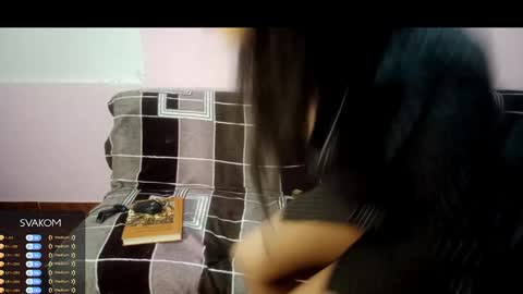 Snapshot of bellah_rose_squirt chatting on 11-15-25, 07:43 Bella online show from 11-15-25, 07:43