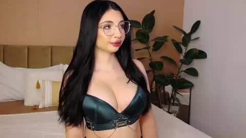 Snapshot of bellahere chatting on 06-22-26, 06:54 Diana online show from 06-22-26, 06:54
