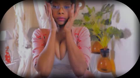 Snapshot of bellahproudly chatting on 10-19-25, 07:09 Bellah online show from 10-19-25, 07:09