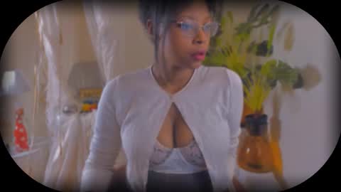 Snapshot of bellahproudly chatting on 10-20-25, 05:57 Bellah online show from 10-20-25, 05:57