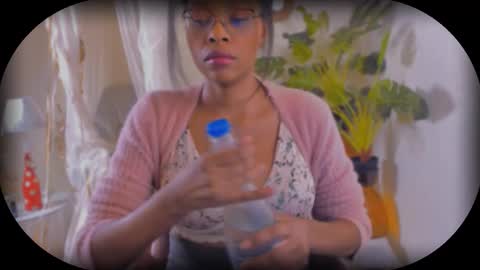 Snapshot of bellahproudly chatting on 10-25-25, 10:23 Bellah online show from 10-25-25, 10:23