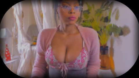 Snapshot of bellahproudly chatting on 11-01-25, 01:40 Bellah online show from 11-01-25, 01:40