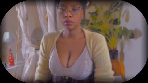 Snapshot of bellahproudly chatting on 11-08-25, 12:44 Bellah online show from 11-08-25, 12:44