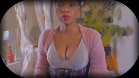 Snapshot of bellahproudly chatting on 11-09-25, 03:05 Bellah online show from 11-09-25, 03:05