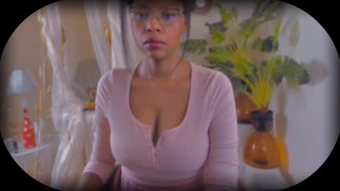 Snapshot of bellahproudly chatting on 11-12-25, 02:56 Bellah online show from 11-12-25, 02:56