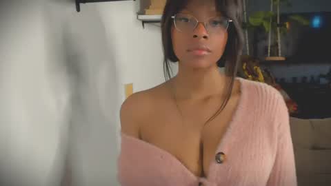 Snapshot of bellahproudly chatting on 06-18-26, 09:14 Bellah online show from 06-18-26, 09:14