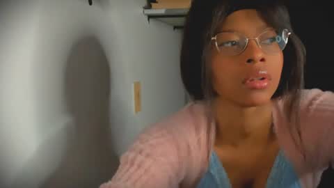 Snapshot of bellahproudly chatting on 07-17-26, 11:31 Bellah online show from 07-17-26, 11:31