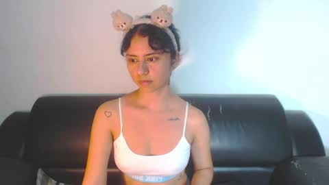 Snapshot of bellaluxxs chatting on 05-16-26, 01:13 MY NAME IS BELL online show from 05-16-26, 01:13